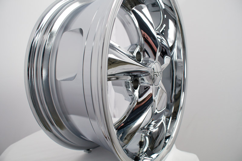 Foose F105 18x8 5 Lug Chrome Wheels Rims 0.JPG